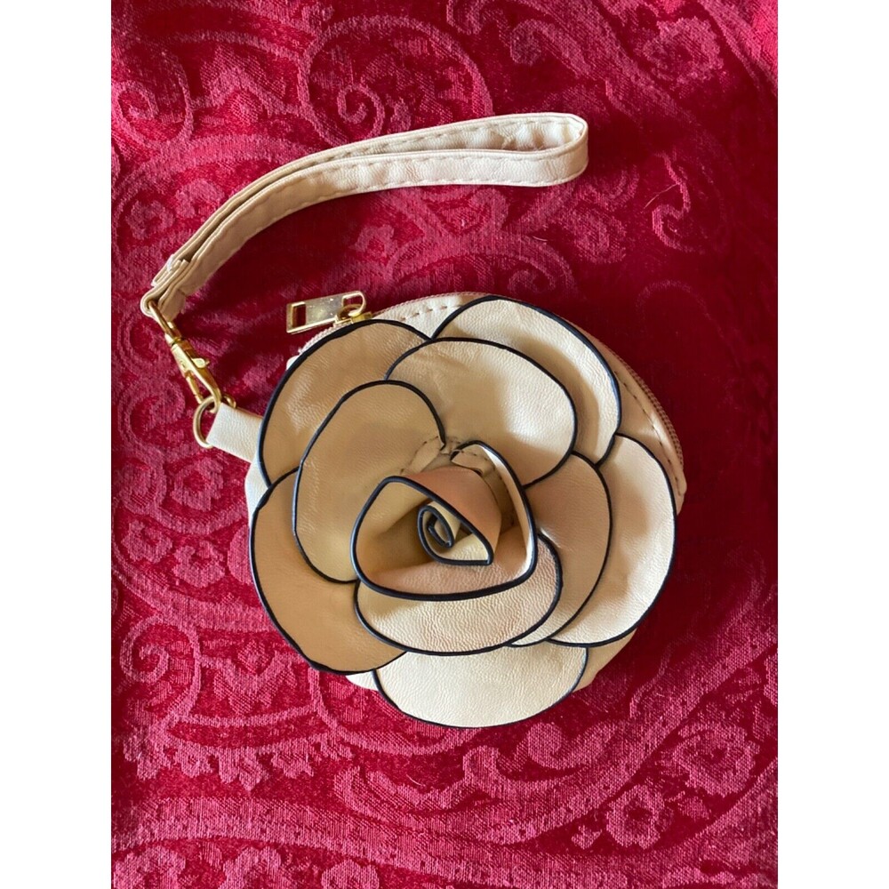 Adorable Sax rose wristlet